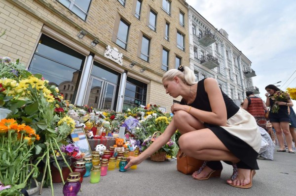 Localizan los cuerpos de 181 muertos del vuelo MH17 de Malaysia Airlines