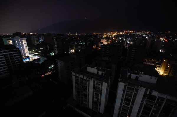 Venezuela amanece sin electricidad por segundo día consecutivo