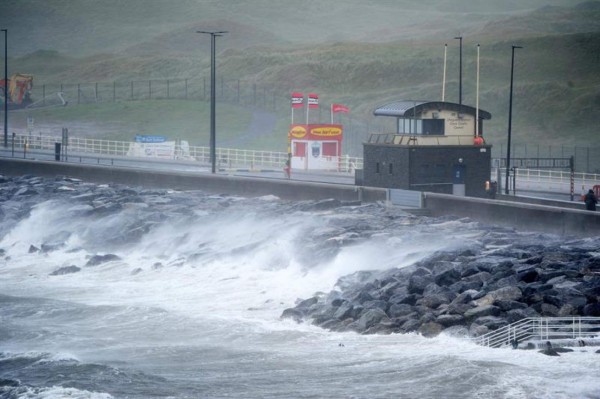Tormenta Ofelia ya deja un muerto en Irlanda