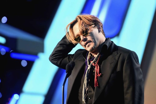 Johnny Depp borracho en los Hollywood Film Awards