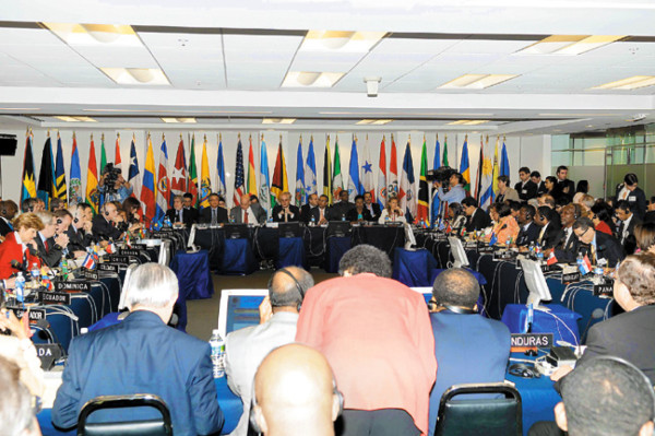 Honduras cierra 'capítulo' al volver a OEA