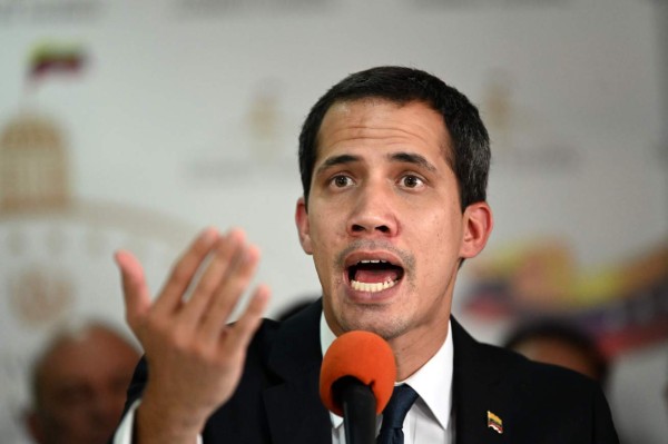 Guaidó denuncia que el oficialismo trata de 'cerrar' el Parlamento venezolano