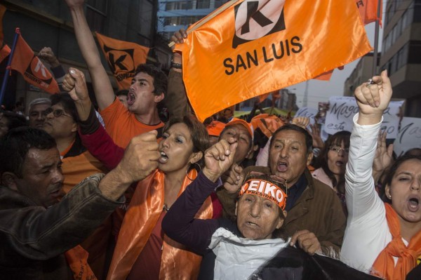 Kuczynski camina lento al triunfo en Perú, Keiko aún con esperanzas