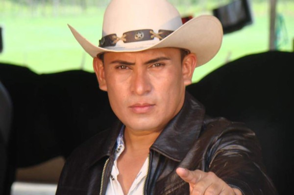 Condenan a 17 años de cárcel a cantante hondureño por abuso de menor
