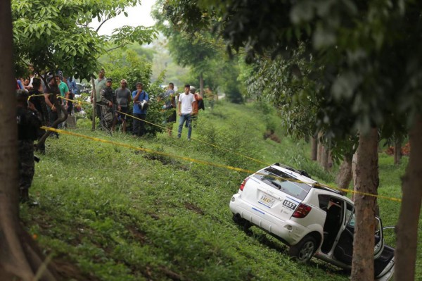 Dos personas muertas deja tiroteo a taxi en San Pedro Sula