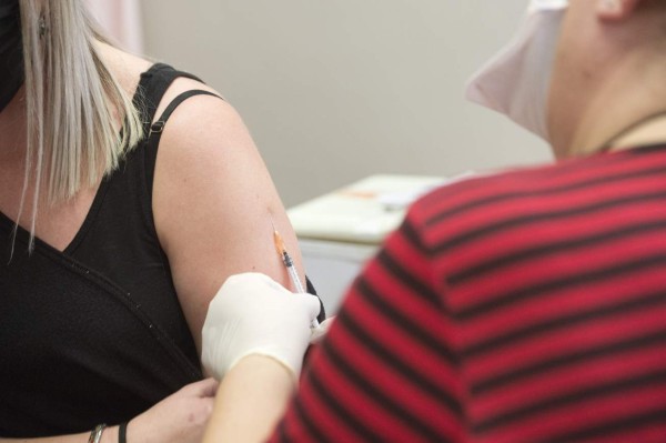 La vacuna contra el coronavirus estará lista en un año, según EMA