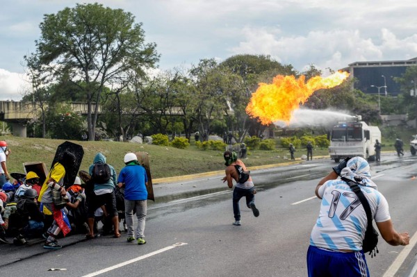 Tres muertos dejan nuevas protestas en Venezuela