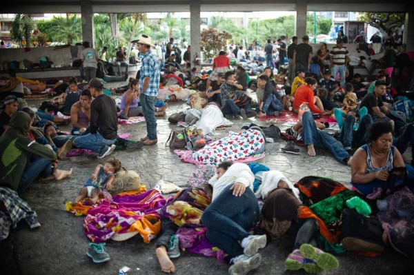 Migrantes de caravana viajarán en 45 buses desde Tapachula a Ciudad de México