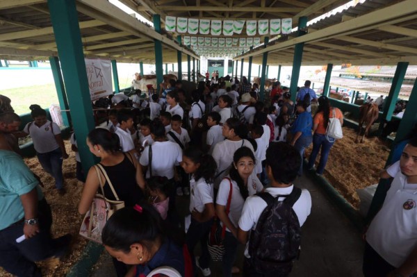 Sampedranos disfrutan del campo Agas