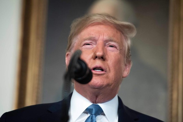 Trump ataca a Obama por criticar sus políticas tras tiroteos en EEUU