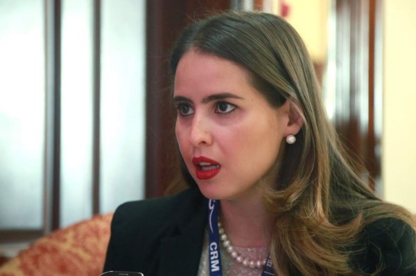 Coyotes infunden temor y aprovechan el muro de Trump