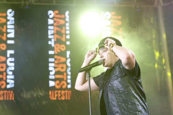 ¿Univision vetó a Elvis Crespo?