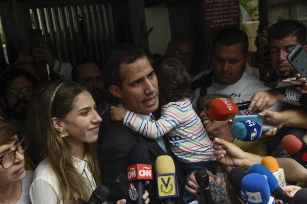 Guaidó denuncia intimidación de fuerzas de seguridad contra su familia   