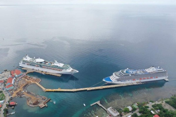 Atraca primer crucero en el nuevo muelle de Roatán