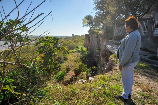 Fallas geológicas obligan a reubicar familias enteras
