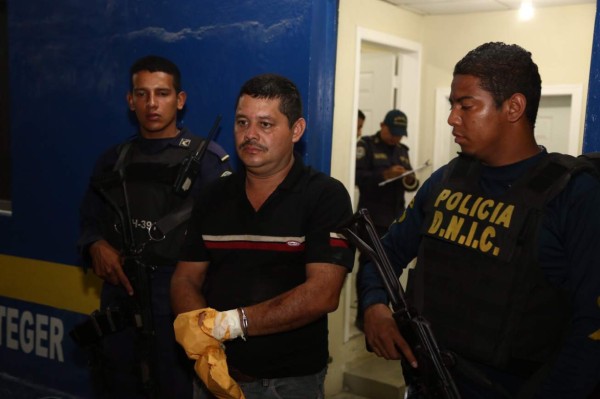 Tirotea a su exmujer y asesina a dos personas