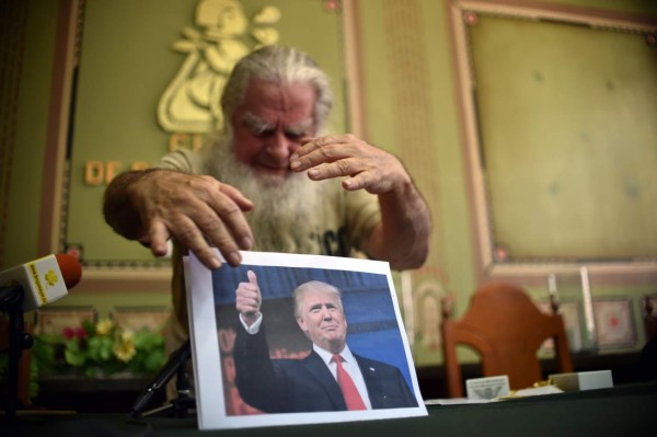 El Brujo Mayor 'lanza un hechizo' sobre Donald Trump