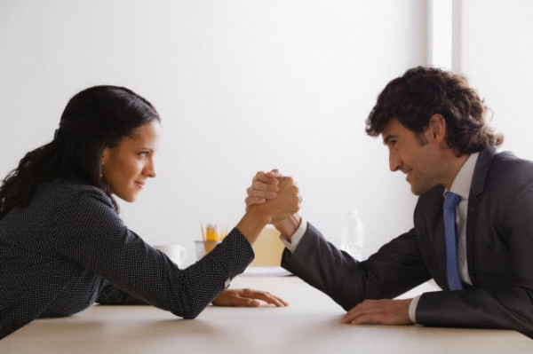 Conozca y enfrente con éxito a sus competidores