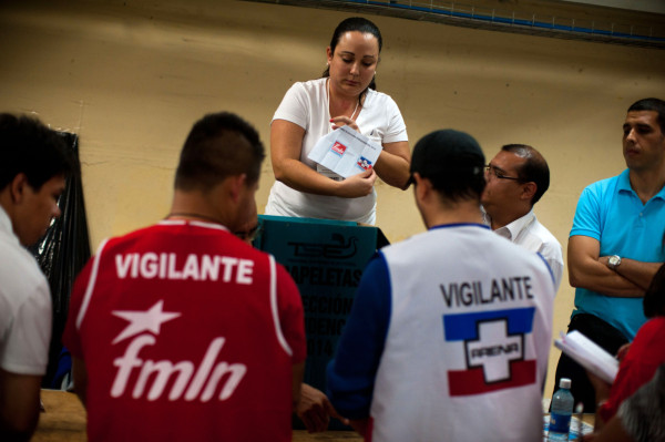 Sánchez Cerén y Quijano se declaran ganadores en El Salvador