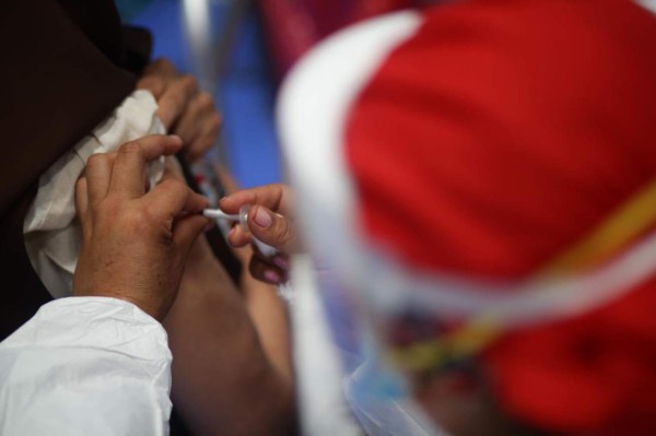 Juan Orlando Hernández: 'En los próximos 6 meses vienen 4 millones de vacunas”