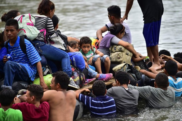México confirma 640 peticiones de refugio para migrantes de caravana