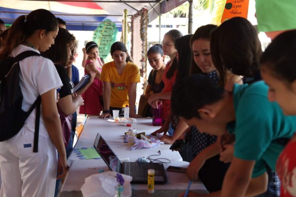 Estudiantes de Biología de la Unah-vs realizan jornada ambiental