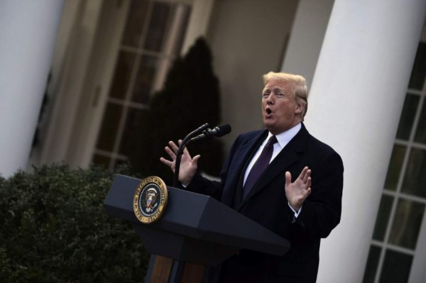 Trump enfrenta al jefe de Corte suprema por migrantes