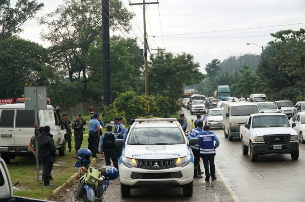 Hallan cadáver de mujer dentro de bolsa en bulevar