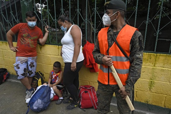 Unos dos mil migrantes acaban su sueño americano y retornan a Honduras