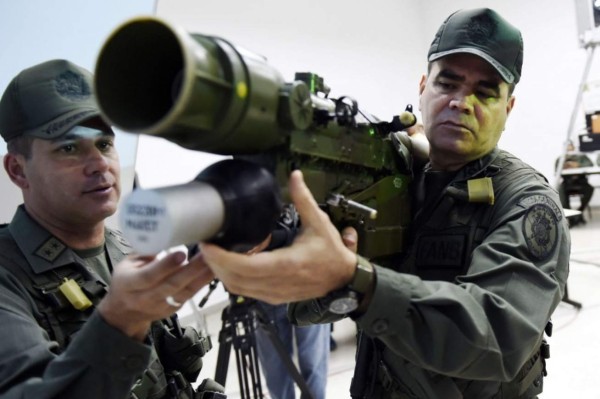 Militares venezolanos derriban narcoavioneta en Colombia
