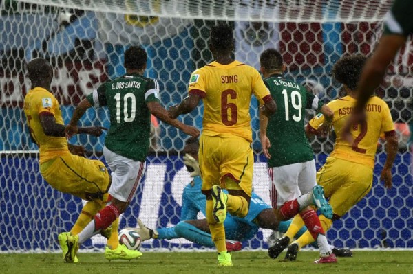 México se estrena en el Mundial con una victoria sobre Camerún