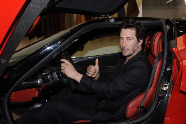 Keanu Reeves ya no anda con actriz transexual