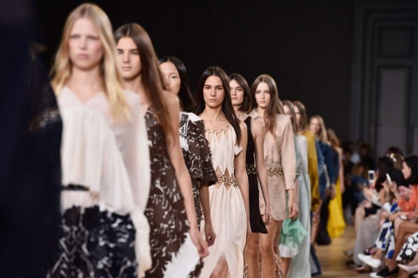 Moda verano 2015: frescura natural en las pasarelas de París