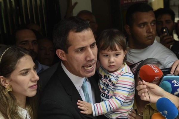Guaidó denuncia intimidación de fuerzas de seguridad contra su familia   