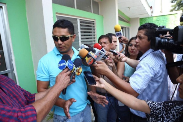 Hombre que buscaban por muerte de cocodrilo se presenta voluntariamente