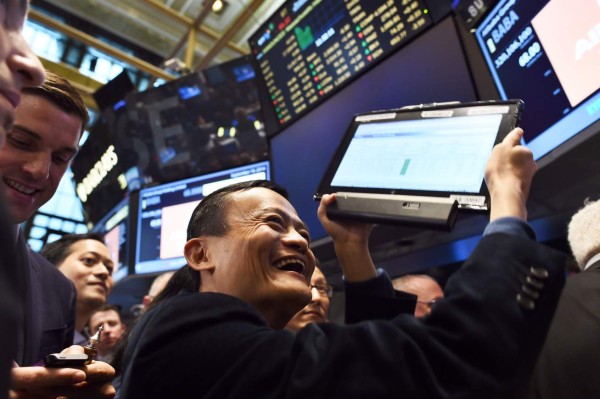 Alibaba ganó 38% en su debut histórico en Wall Street  