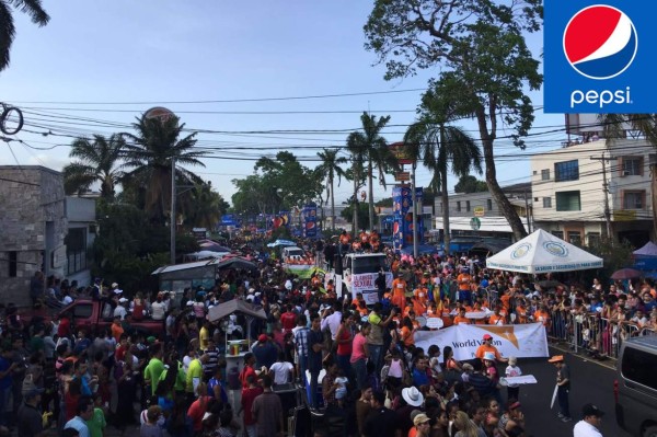 Fotos del ambiente en la feria juniana de San Pedro Sula