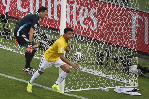 Brasil supera sufriendo a Colombia y está en semifinales del Mundial