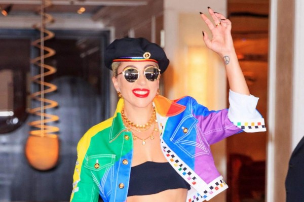 Lady Gaga se une a comunidad LGBTQ en conmemoración de Stonewall