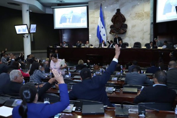 Congreso Nacional de Honduras suspende sesión