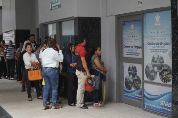 Hay más de 60 plazas en la Secretaría de Trabajo