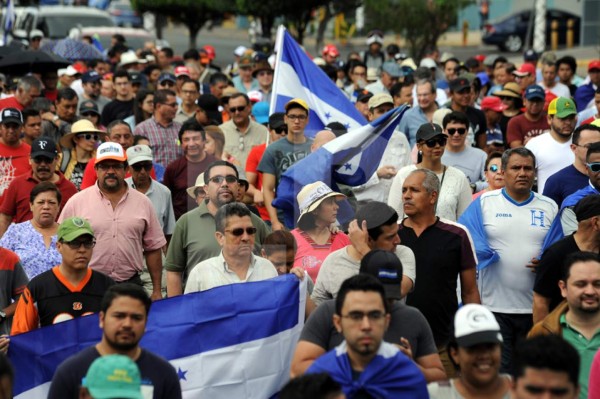 Hondureños protestan para exigir la renovación de la Maccih