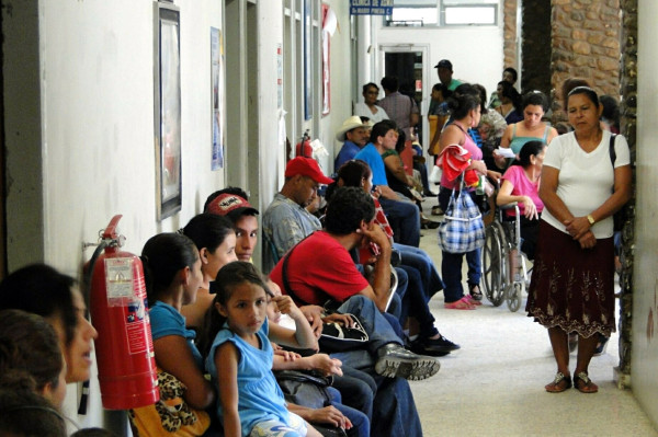 Cerrarán glorietas por venta de medicina en el hospital