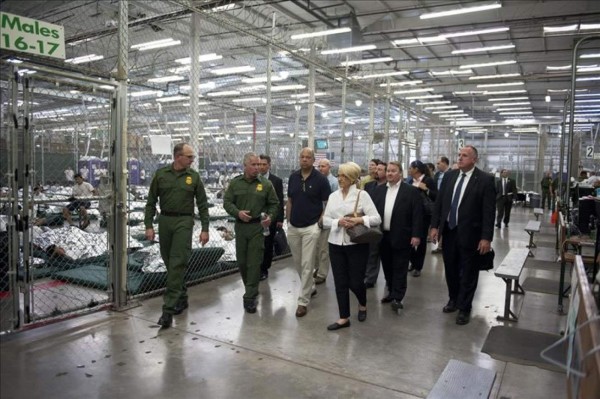 EUA habilita teléfono para dar datos sobre niños migrantes