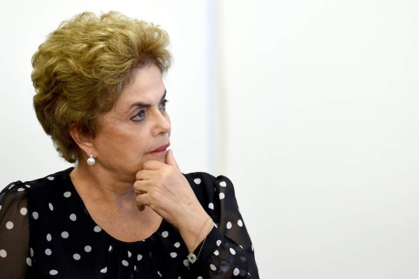 Dilma Rousseff promete luchar 'hasta el último minuto”