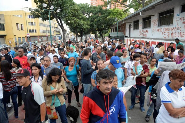 Venezuela vota Constituyente que opositores ven como un jaque a la democracia