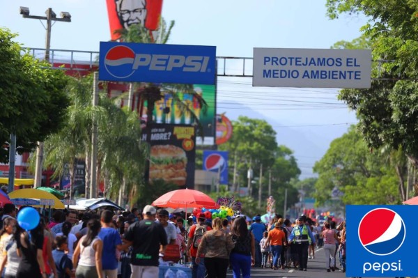 Fotos del ambiente en la feria juniana de San Pedro Sula