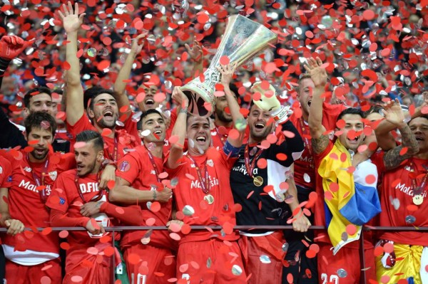 Bacca hace bicampeón de la Europa League al Sevilla