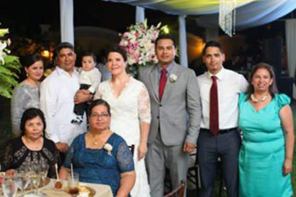 Alegría nupcial al atardecer