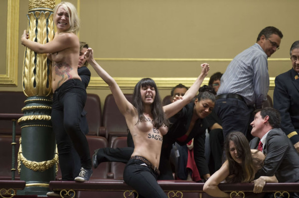 Pro abortistas afrontan cárcel por perturbar trabajo del Parlamento
